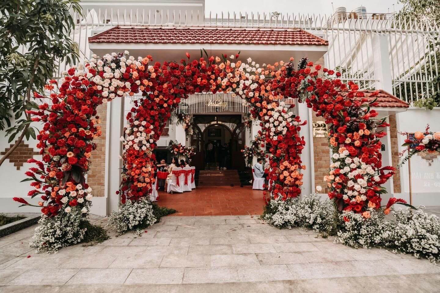 cong hoa cuoi mau do 5